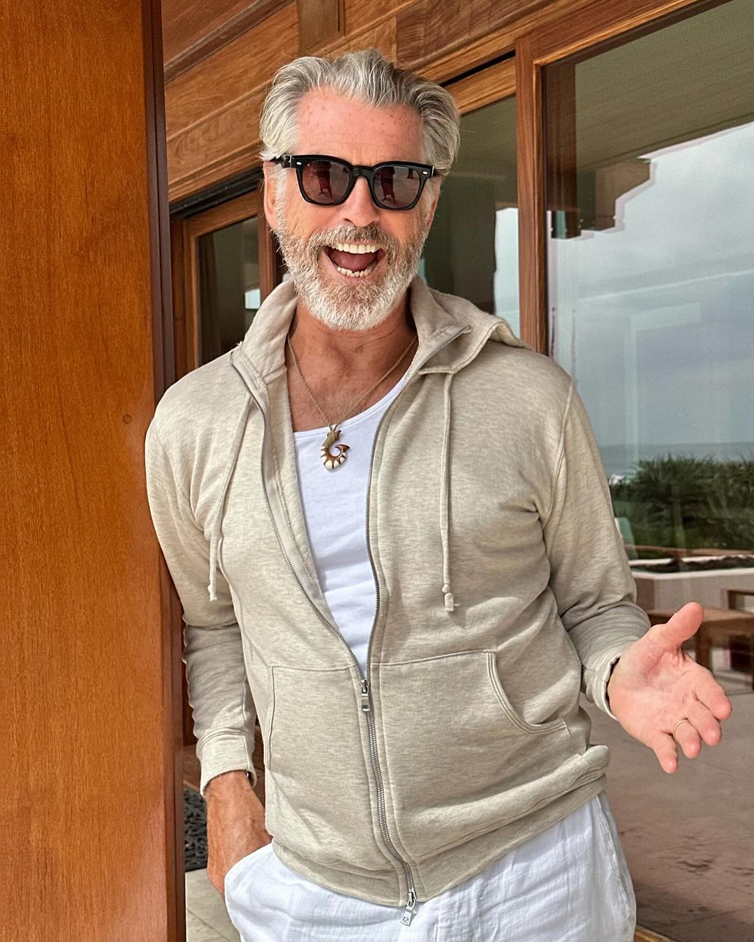 5 звезд-сирот, которые смогли сделать себе имя, несмотря на сложное детство